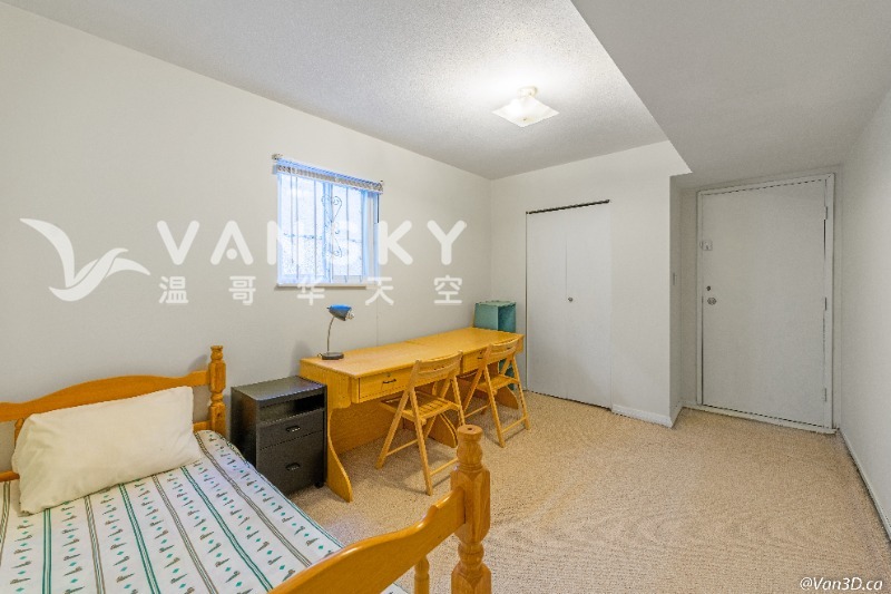 250729194408_room 3.jpg